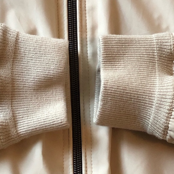 Packable water-repellent jacket in stoneware grey. Lightweight fabric. - Picture 8 of 14